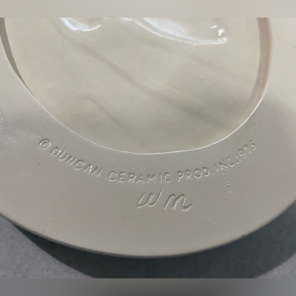 Set of two ceramic wall hangings Victorian women - Picture 5 of 8